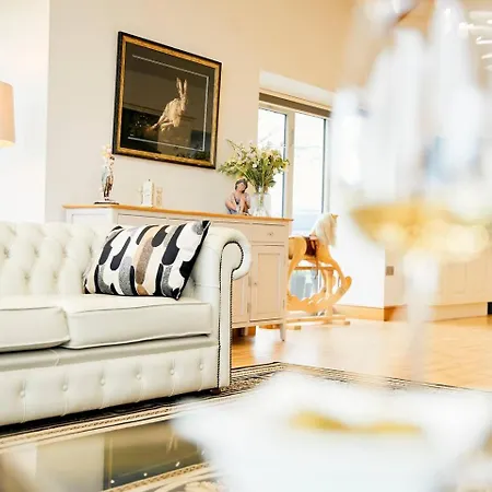 Hillock's Farm Cottage, Luxury *