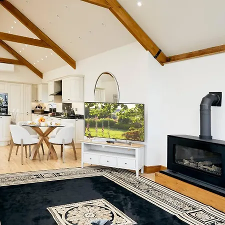 Hillock's Farm Cottage, Luxury *